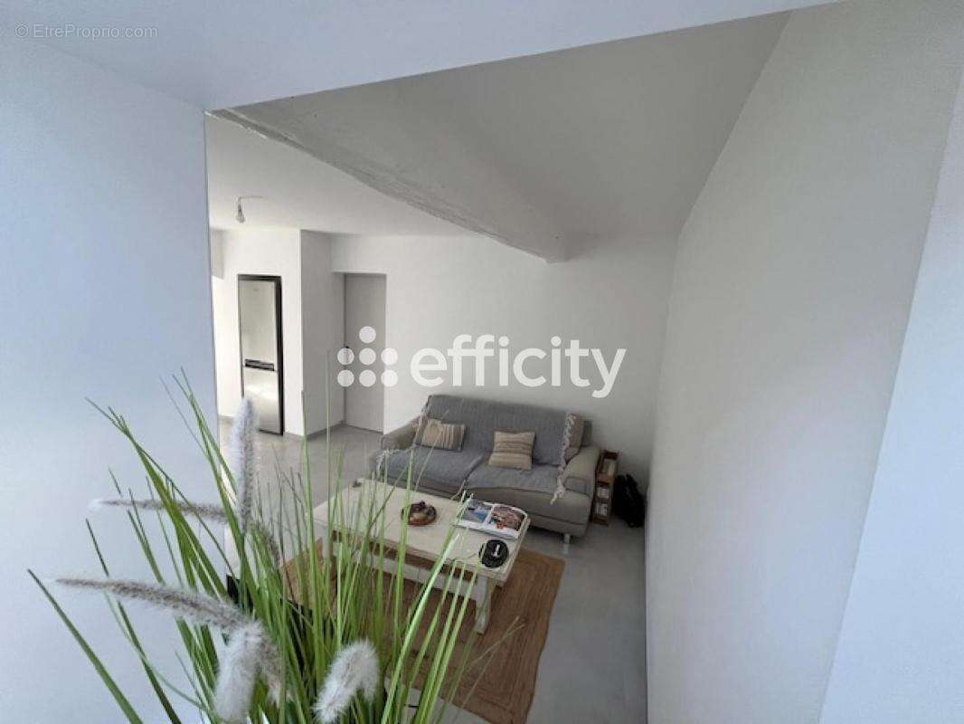 Appartement à SAINT-CYR-SUR-MER