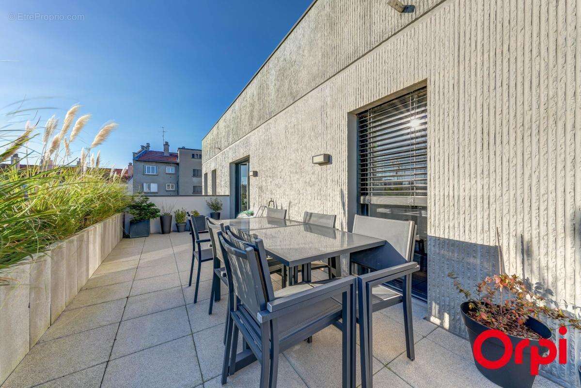 Appartement de Type 5 de 112,30 m2 avec terrasses et solarium à vendre - photo 2