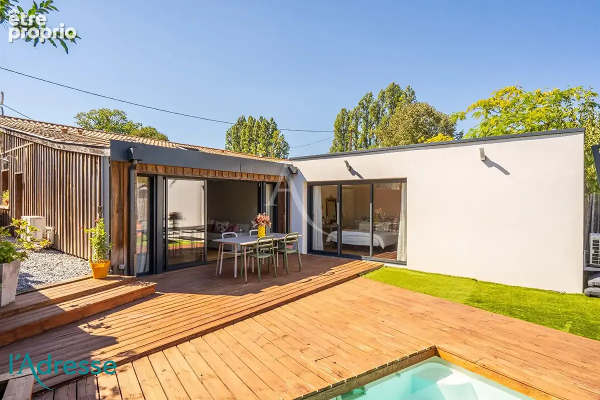 GRADIGNAN proche des commerces - Maison moderne de plain-pied avec piscine - photo 13