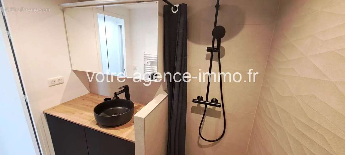 Appartement à SAINT-LAURENT-DU-VAR