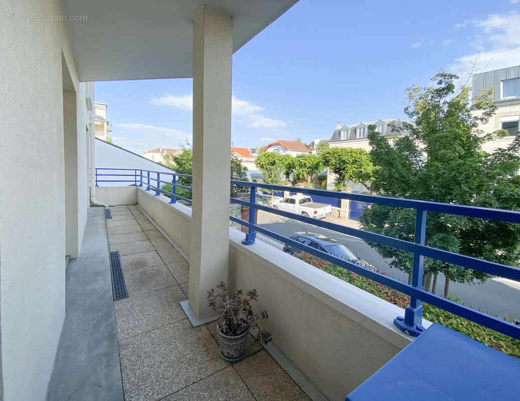 Appartement à LA GARENNE-COLOMBES