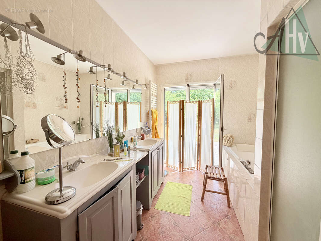 Maison d'architecte - 321 m2 - 4 chambres - photo 14