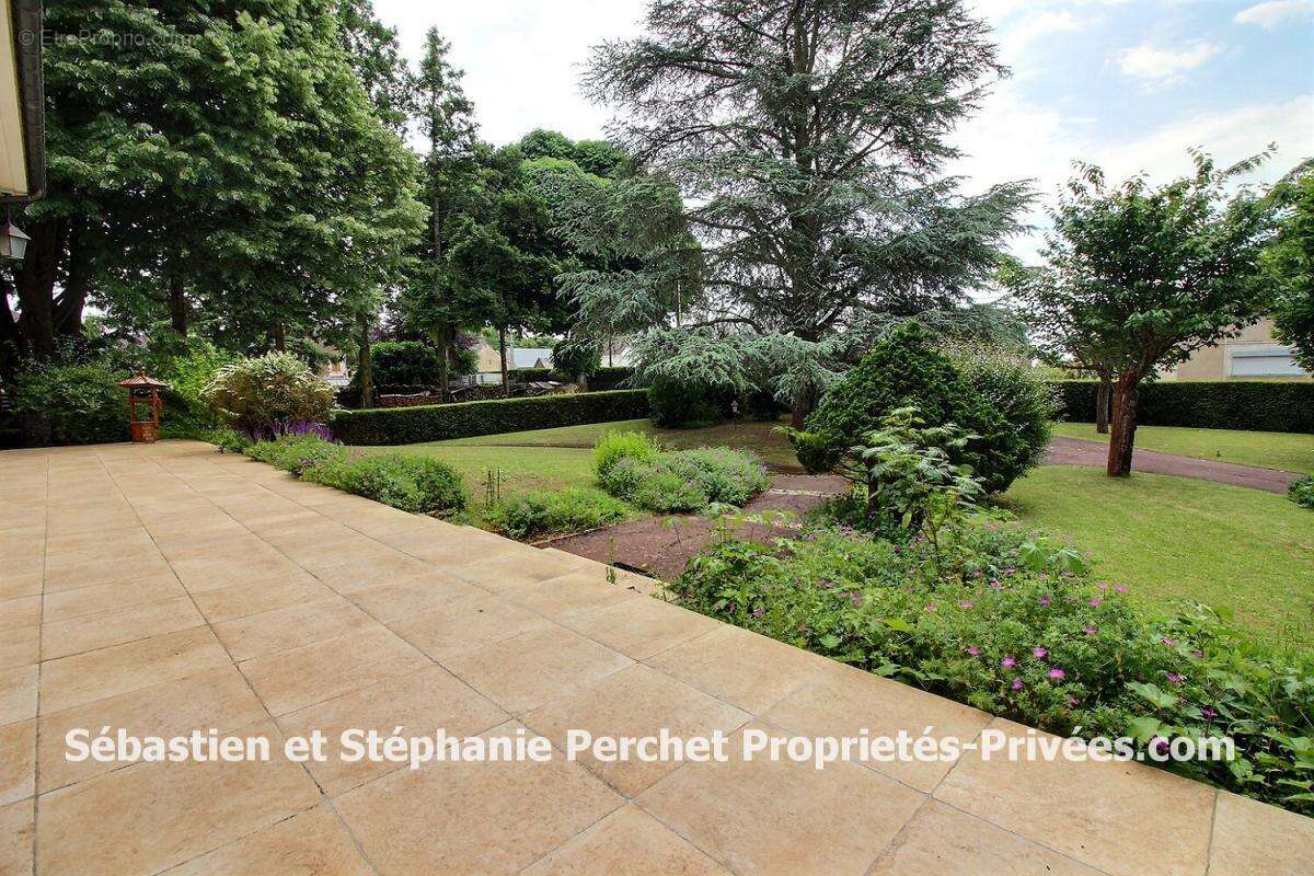 Maison à SAINT-PERAVY-LA-COLOMBE