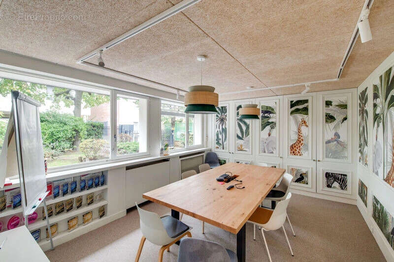 Métros Pt de Saint-Cloud et Pt de Sèvres, CORPIMMO vous propose à la vente un plateau indépendant avec sa grande cour et 15 plac - photo 11