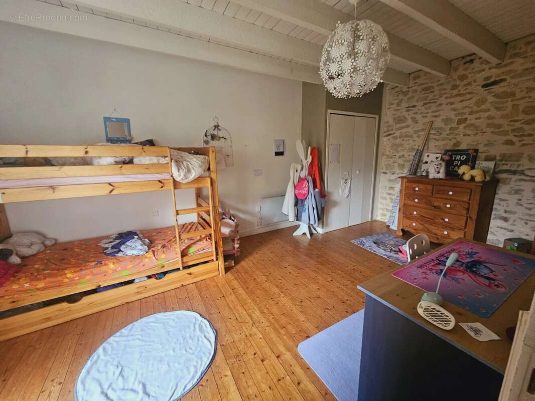 Maison à SAINT-THURIAL