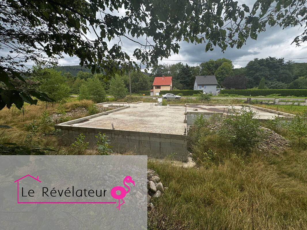 Terrain à PLANCHER-BAS