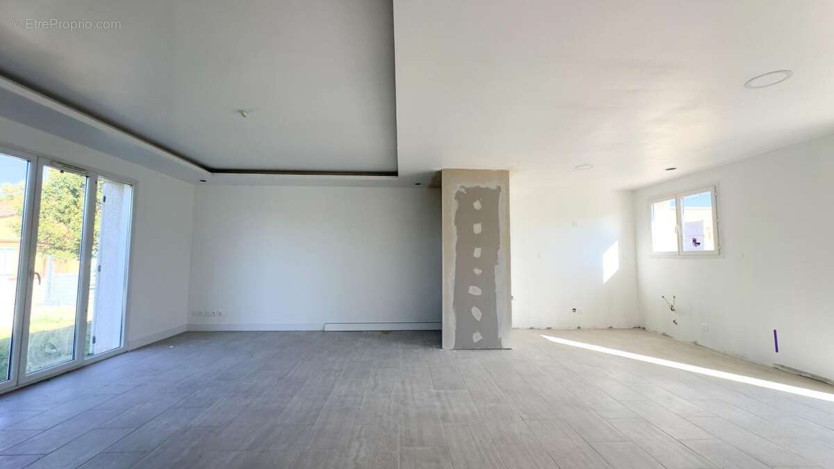 Maison à VERDUN-SUR-GARONNE