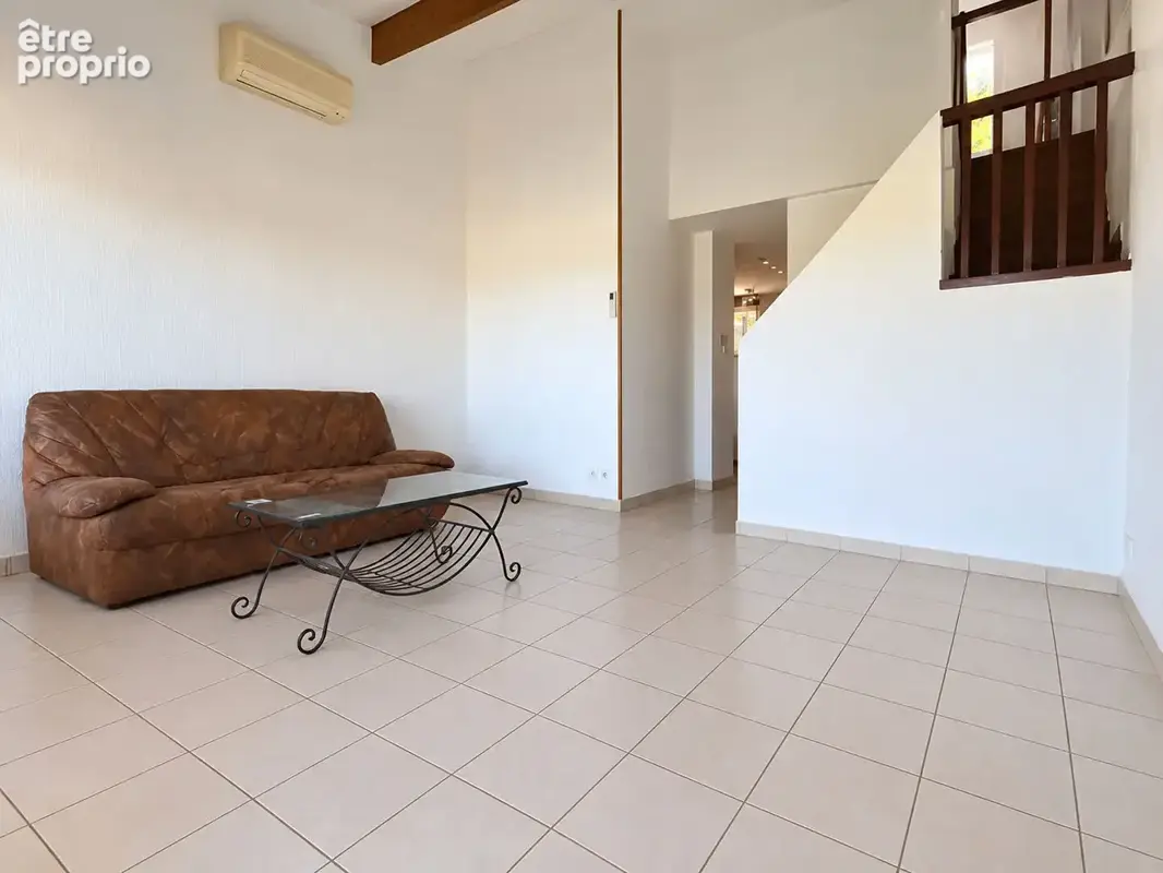 ** ** Proche Du Port ** Maison 4 pièces avec 3 Chambres ** Terrasse 77m² ** (83430) SAINT -MANDRIER SUR MER** - photo 3