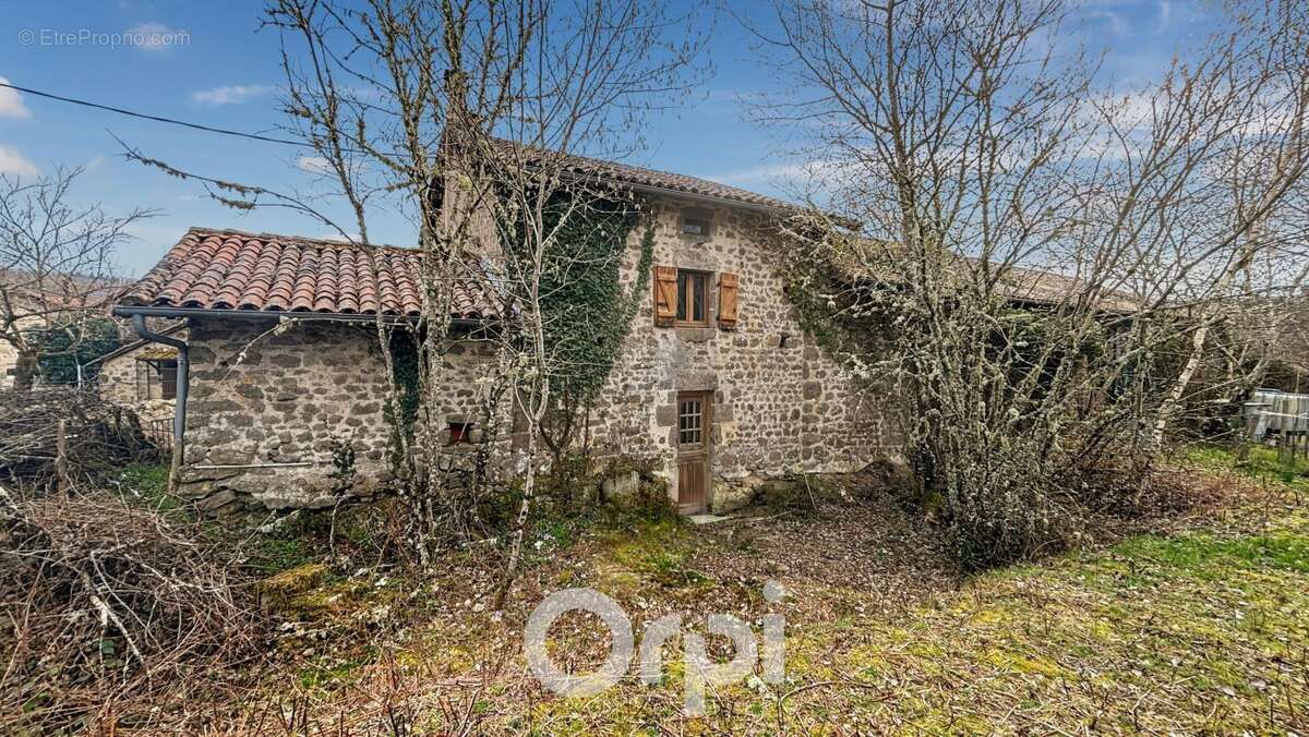 Maison à COMPREIGNAC