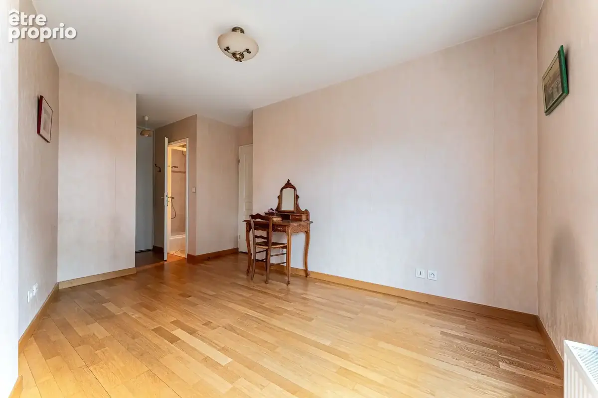 T4 de 100m2, trois chambres, au cœur du point du jour. - photo 15