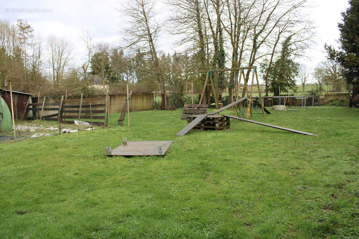 Maison à FONTAINE-COUVERTE