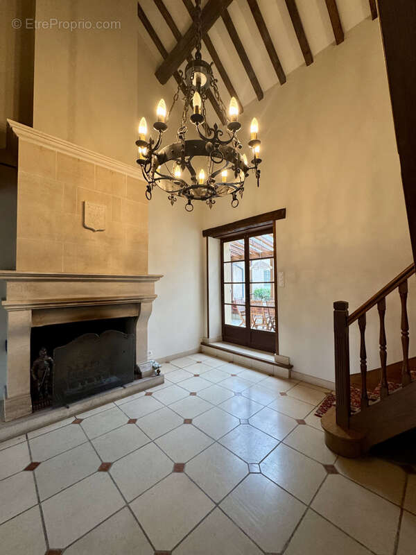 Maison à SAINTE-GENEVIEVE-DES-BOIS