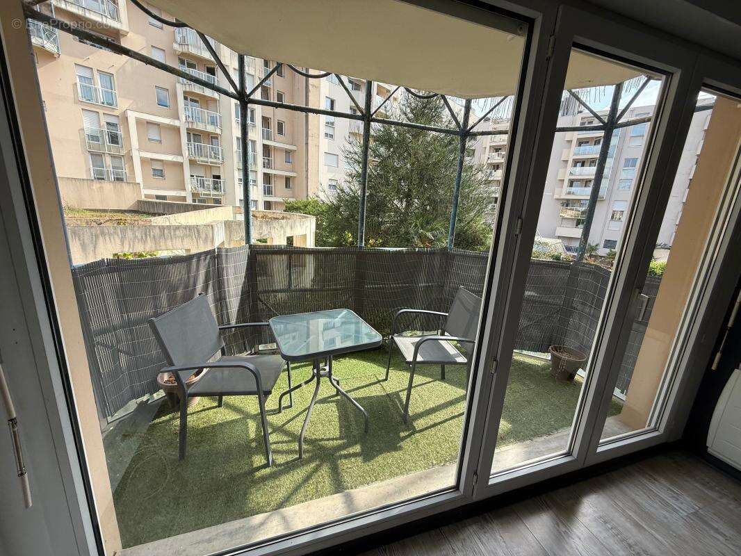 Hyper Centre T2 loué avec terrasse - photo 5