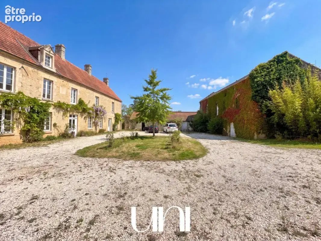 Corps de ferme de 300 m2, sur un terrain de 2 999 m2, avec dépendances - ROTS - photo 8