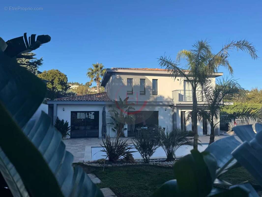 Maison à LES ADRETS-DE-L&#039;ESTEREL