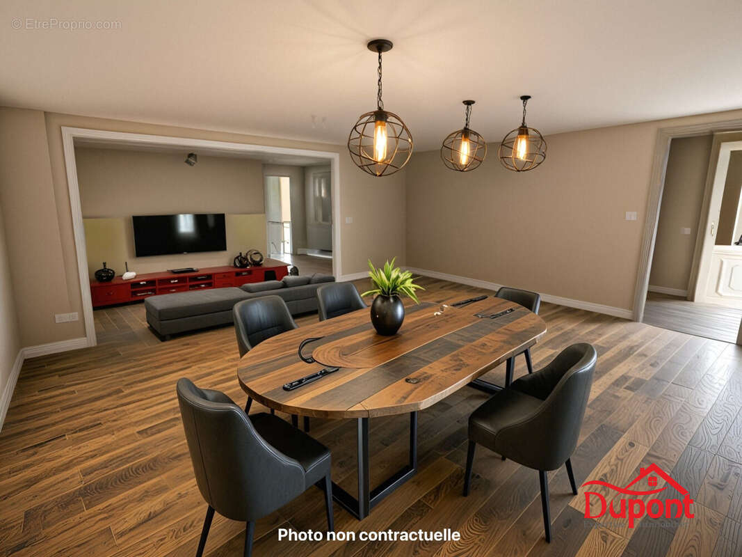 Maison à MAUBERT-FONTAINE