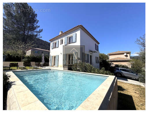 Maison récente avec 5 chambres, piscine et garage - photo 12