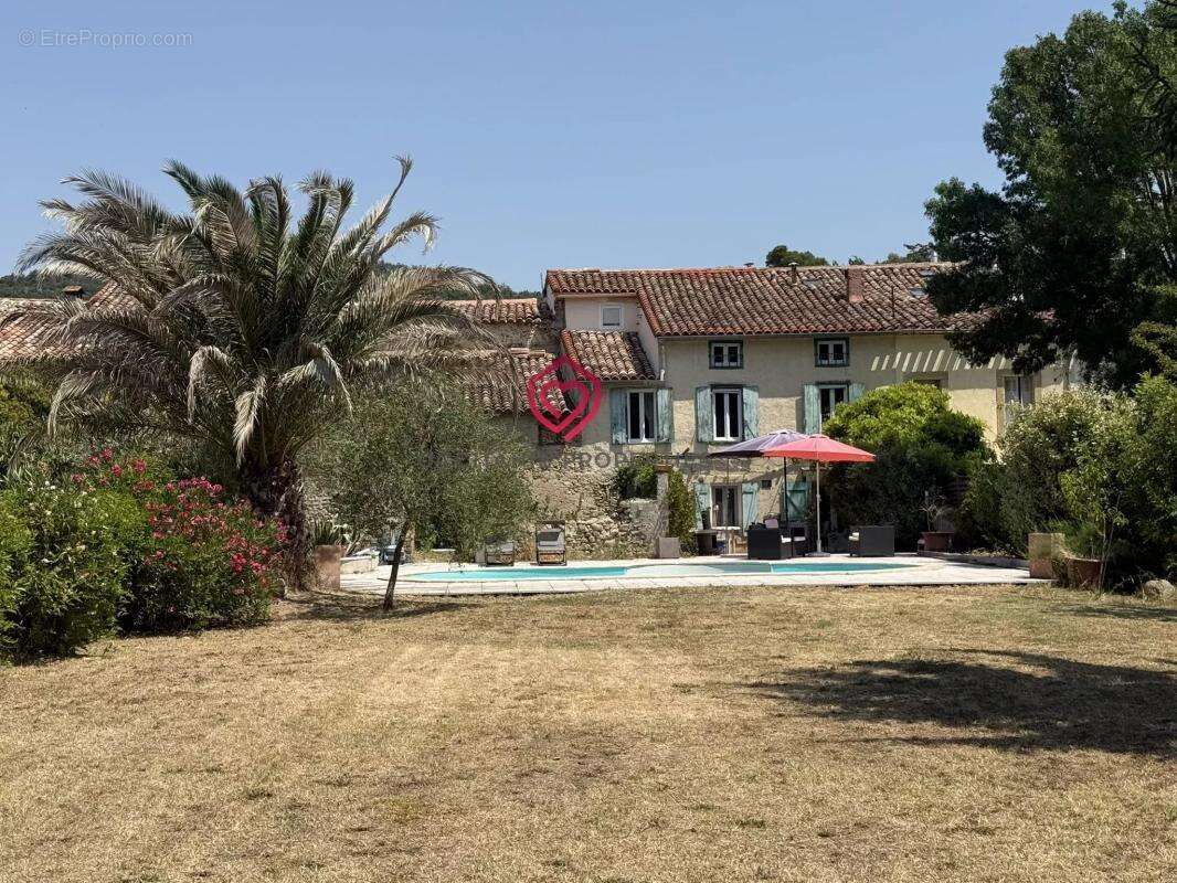Jolie maison de village avec grange, jardin et piscine - photo 2