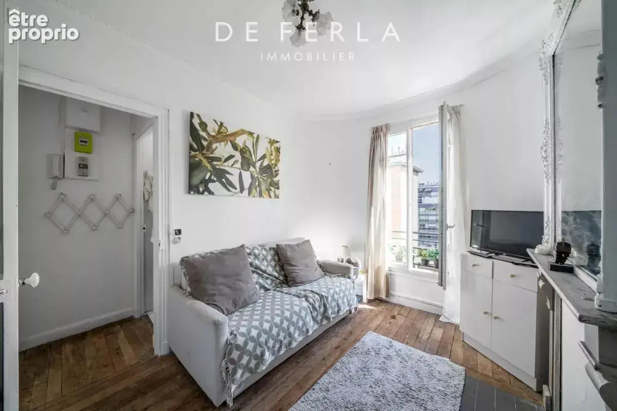 Studio au dernier étage avec vue dégagée - Paris XV - photo 4