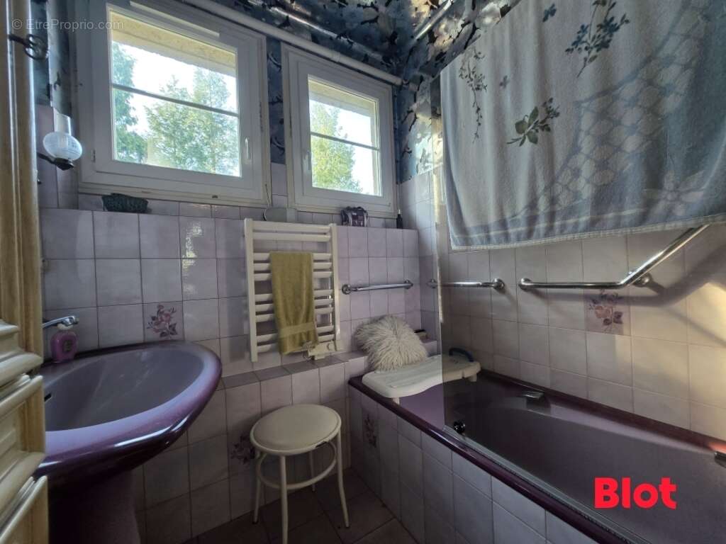 Appartement à FOUGERES