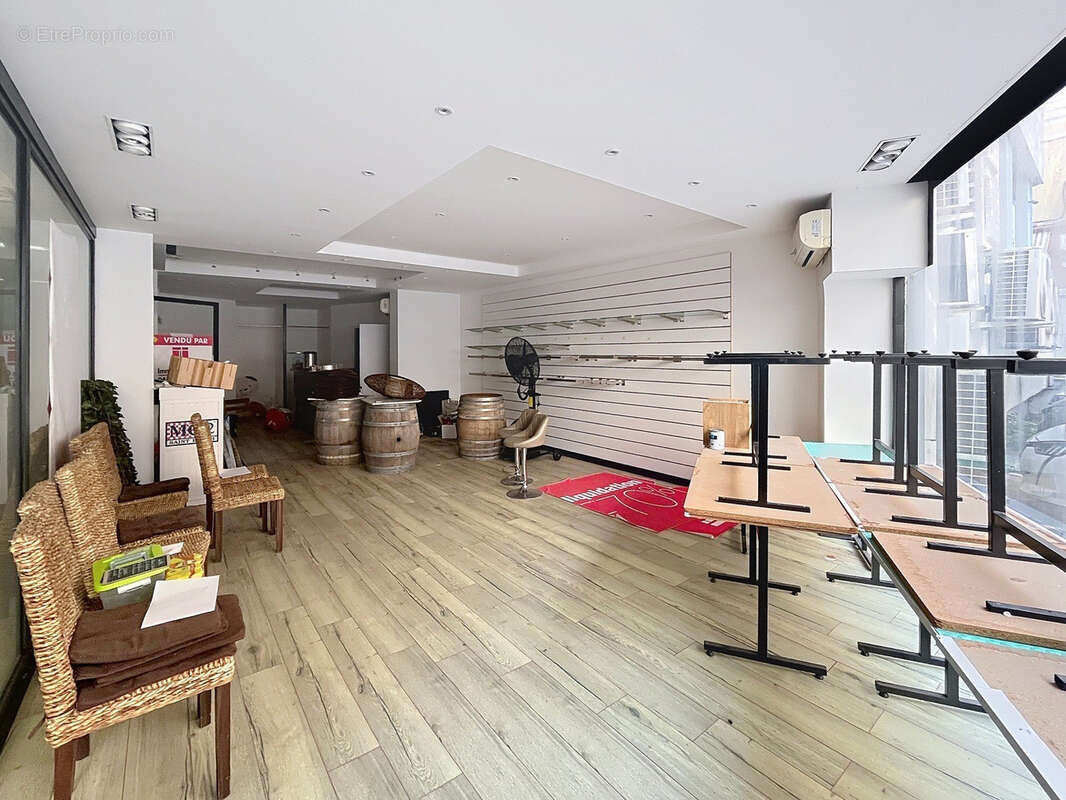 Commerce à SAN-MARTINO-DI-LOTA