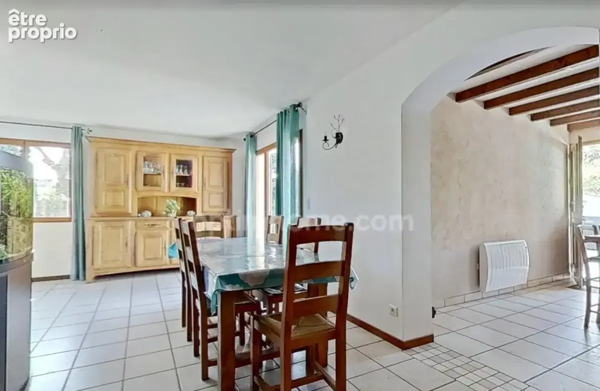 Maison familiale, 5 chambres, terrain de 685 m² et nombreux équipements sur Pessac (33) - photo 4