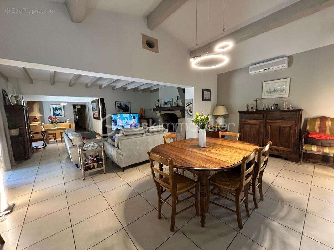 Maison à AUBIE-ET-ESPESSAS