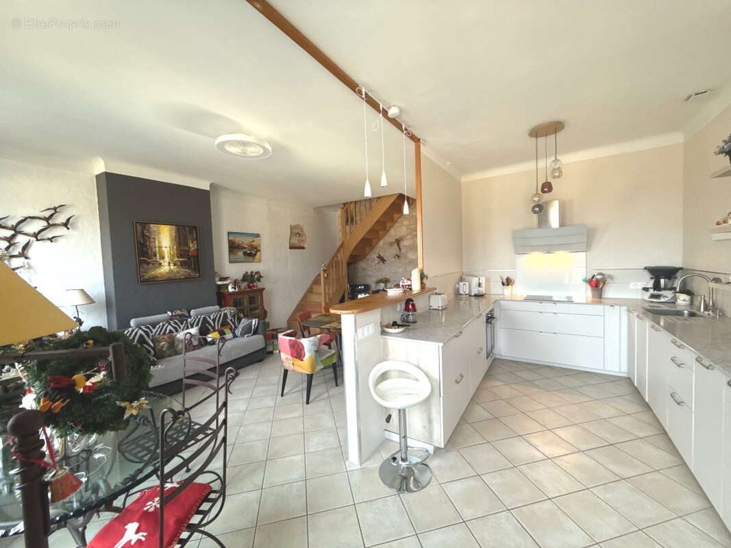 Appartement à ANSE