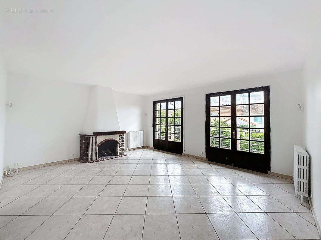 Maison à GUYANCOURT