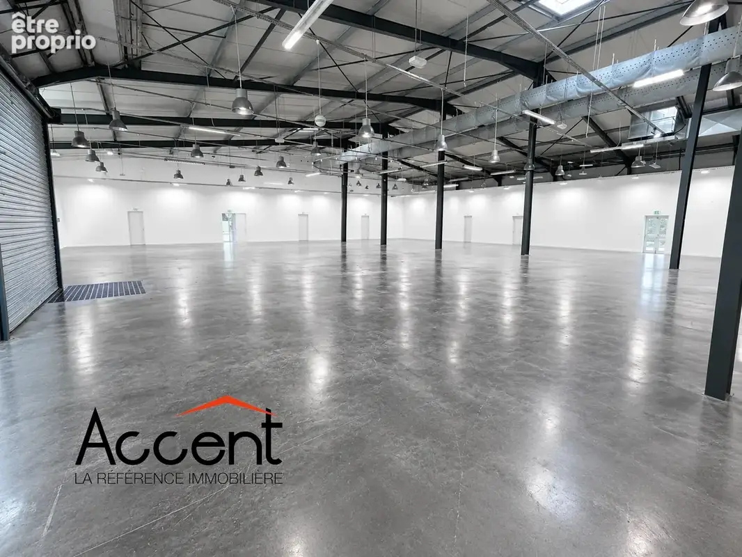 À vendre   local commercial / professionnel de 1 000 m2 onet-le-château (12)   zone commercia - photo 2
