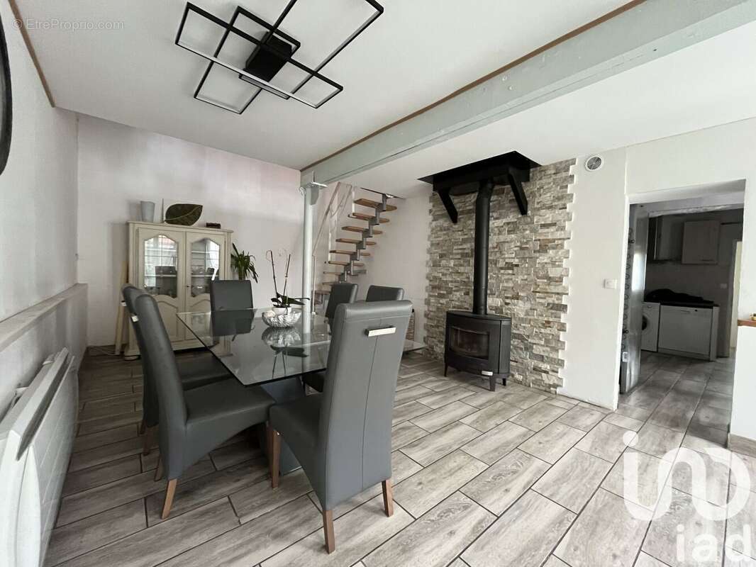 Photo 2 - Maison à CHEZY-SUR-MARNE