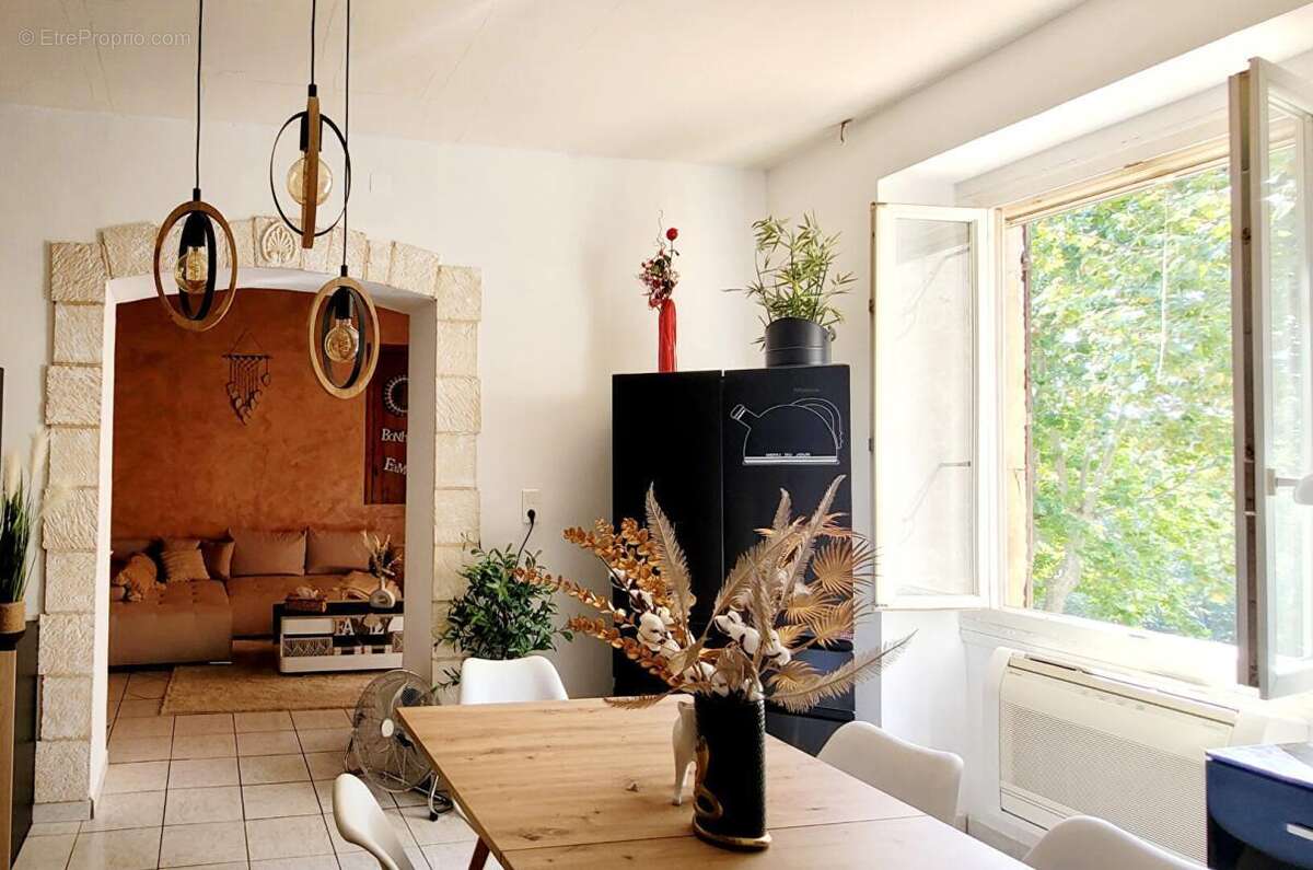 Maison de caractère à vendre à Fabrezan ? T5 rénovée ? Plafond seigneurial du XIII? siècle ? DPE C ? 165 000  FAI - photo 2