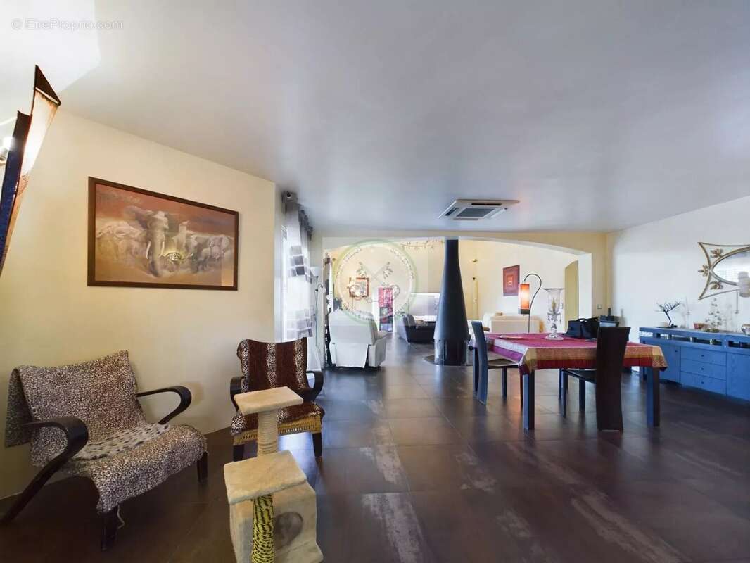 Maison à ROQUEBRUNE-SUR-ARGENS