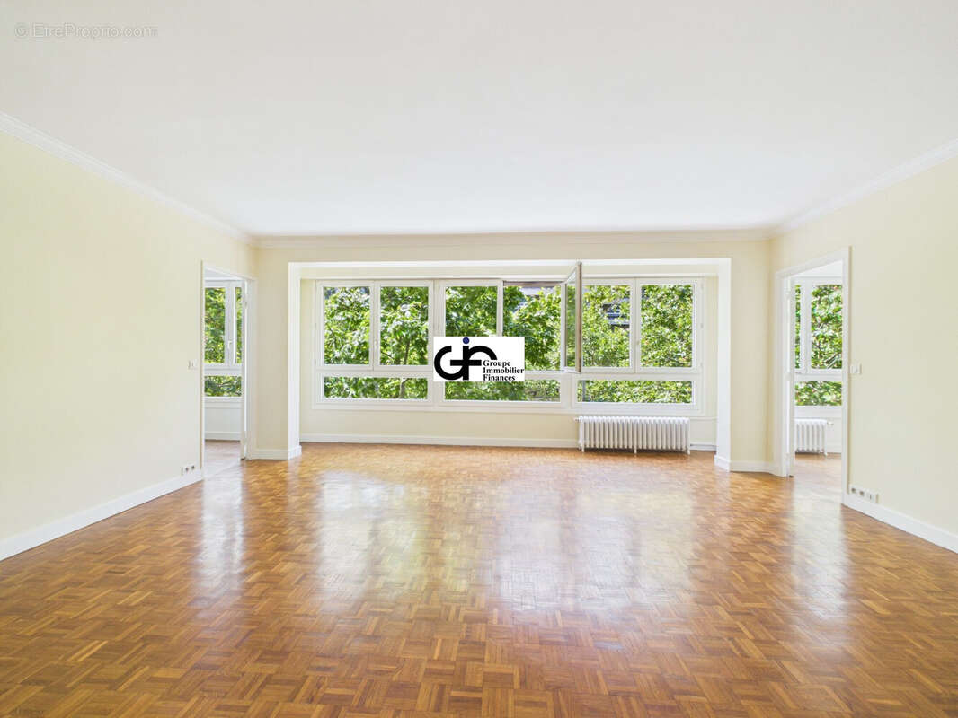Appartement 76 m² à Paris-16e  - photo 2