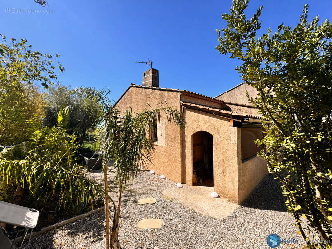 LA GARDE   Maison familiale avec espaces indépendants + garage - photo 22
