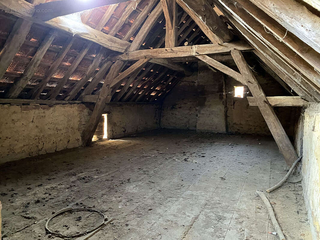 Maison à LA CHAPELLE-SOUS-BRANCION