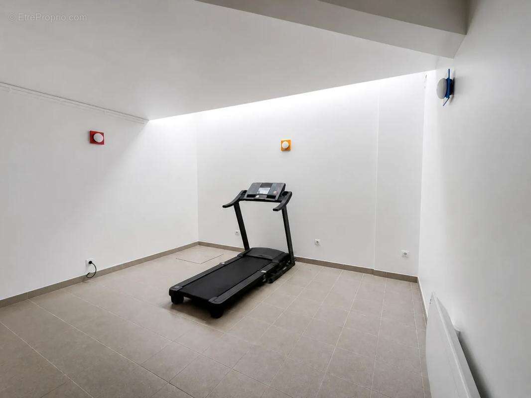 Maison d’architecte de 257m² 6 chambres piscine - à rénover - photo 18