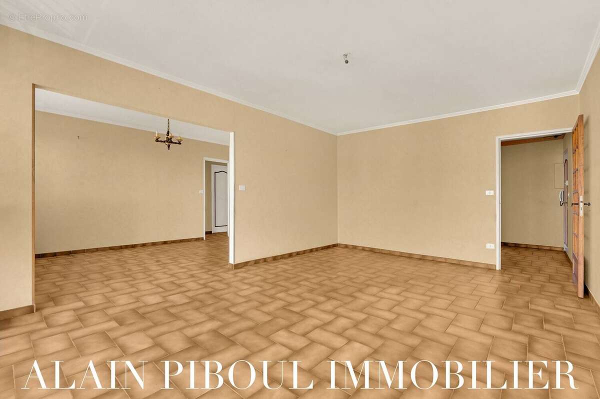 Appartement à CASTELGINEST