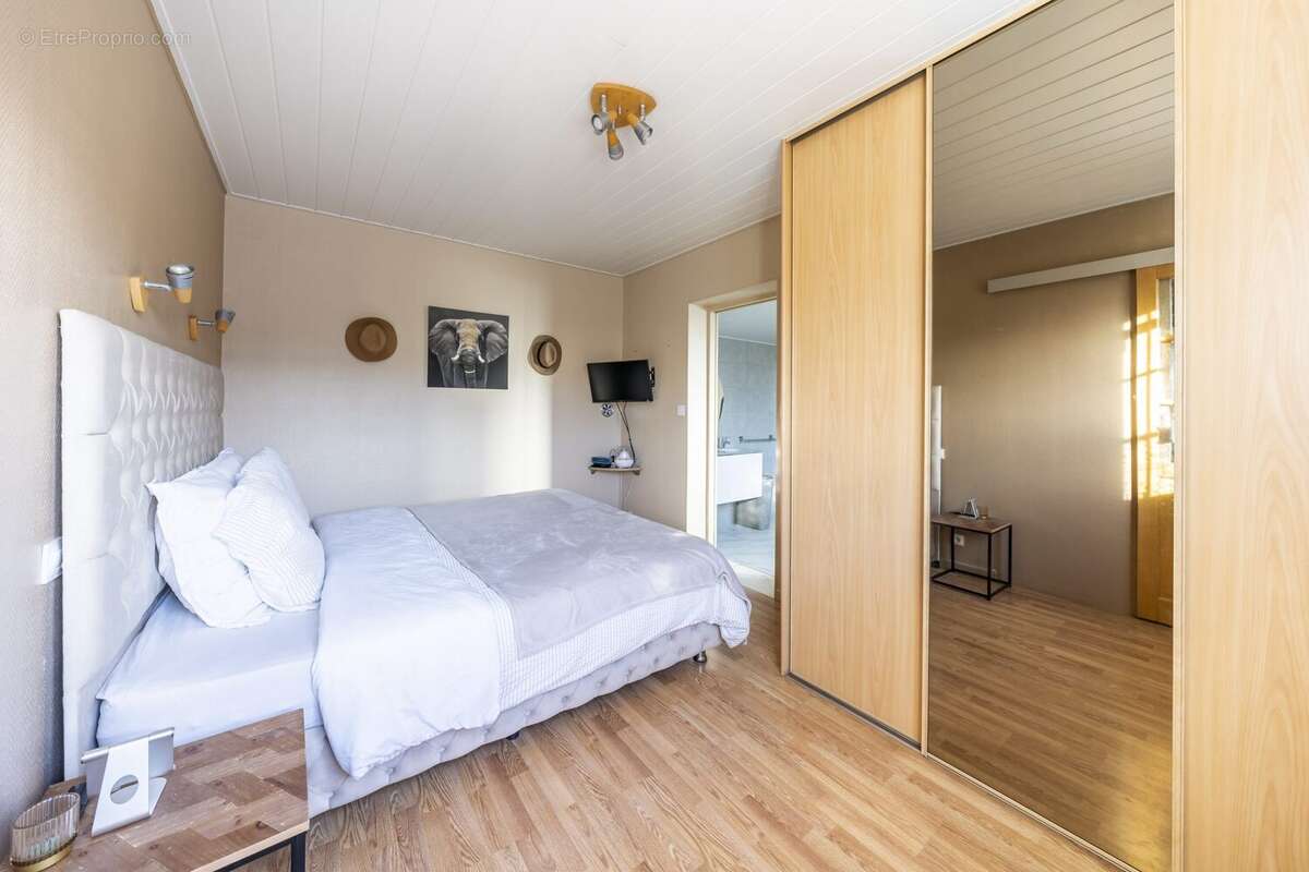 Maison à SAINT-FARGEAU-PONTHIERRY