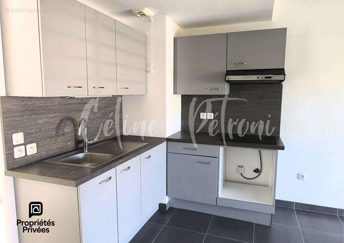 Saint-Raphael - Quartier des Iscles - Superbe T2 de 53 m² avec terrasse - photo 4