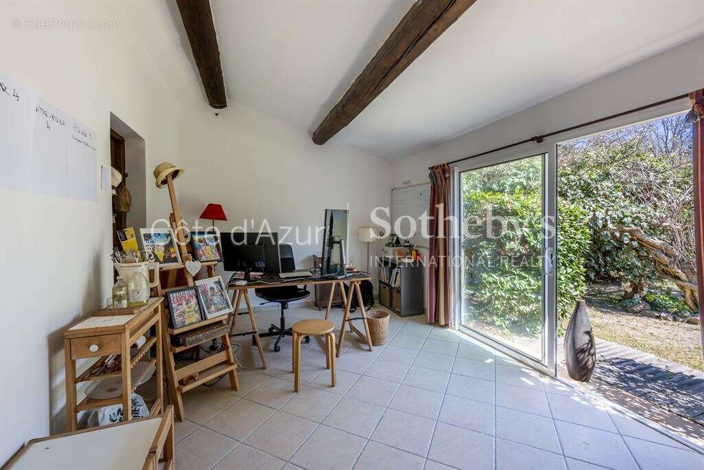 Maison à ROQUEFORT-LES-PINS