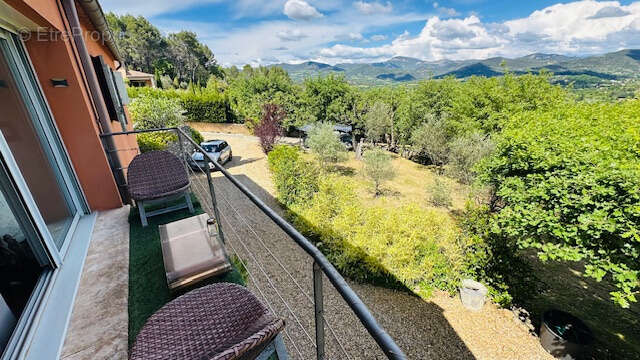 Maison à ENTRECHAUX