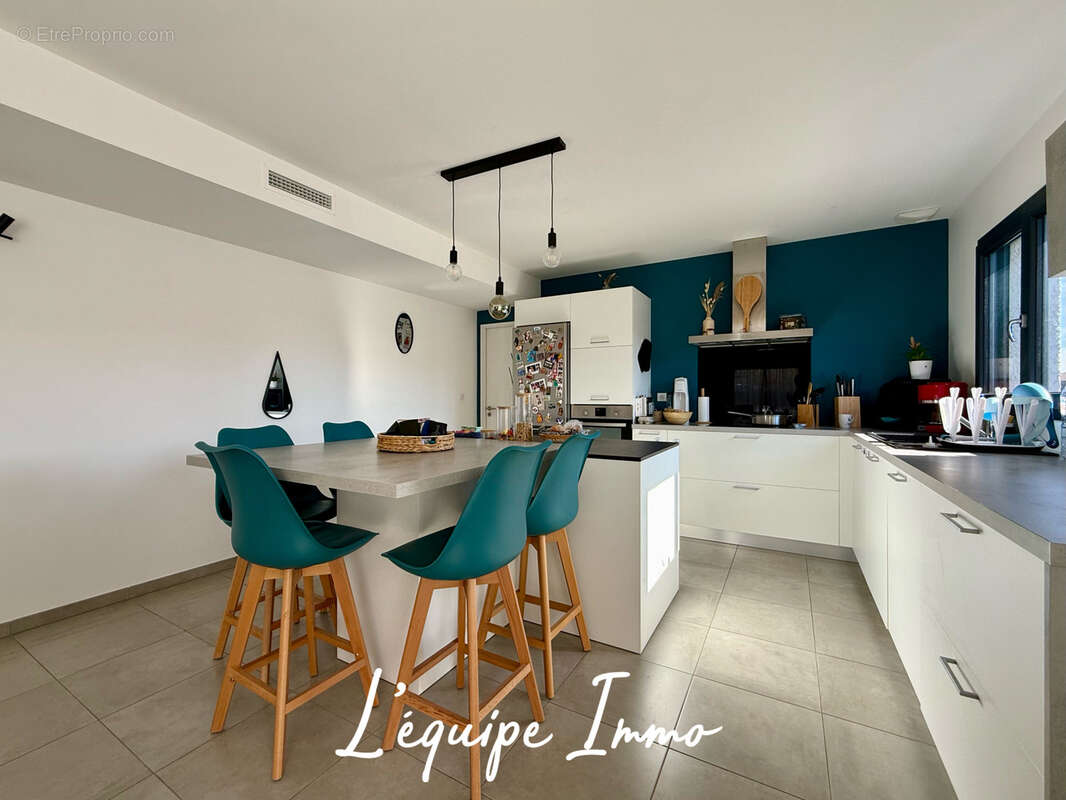 Maison contemporaine T5 de 120m2 sur 467m2 - photo 5