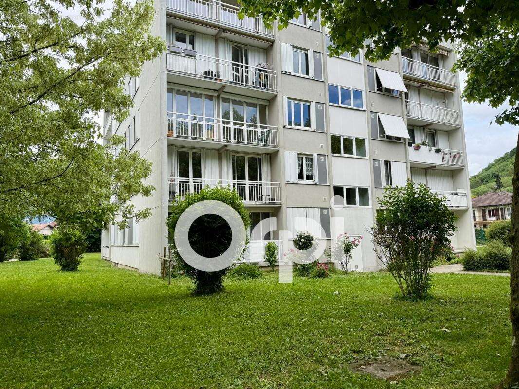 Appartement à SAINT-MARTIN-D'HERES