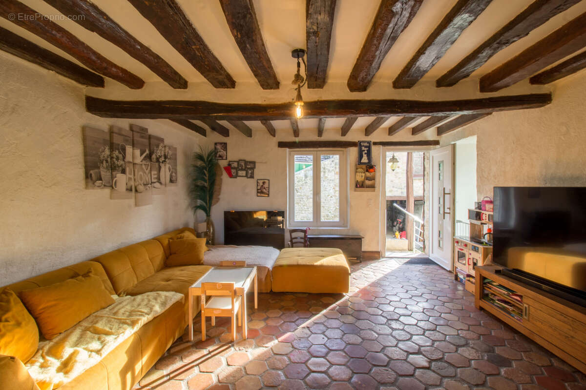 Maison à VILLENEUVE-SUR-AUVERS