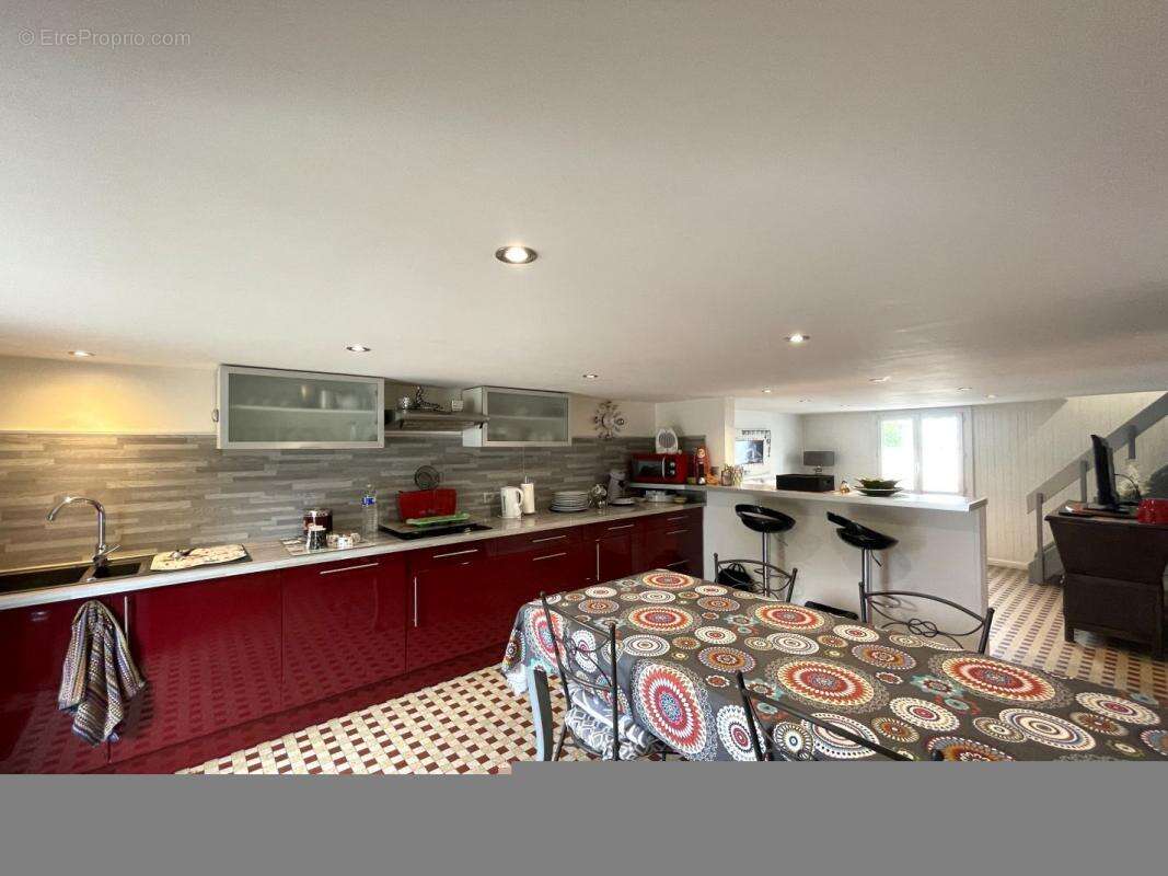 Maison à AMBARES-ET-LAGRAVE