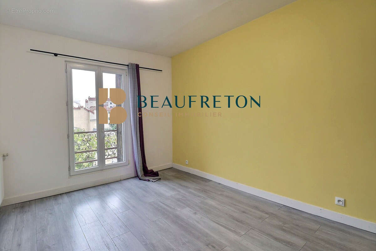 Appartement à CHARENTON-LE-PONT