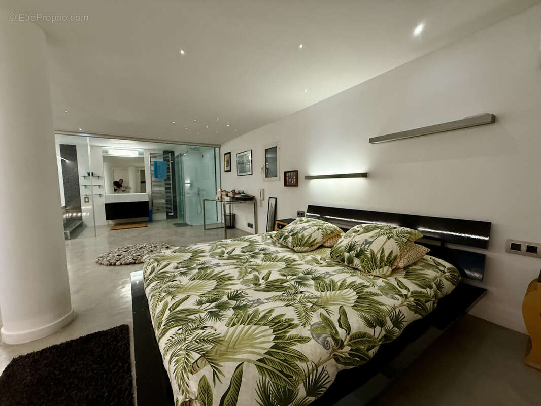 Appartement à ROQUEBRUNE-CAP-MARTIN