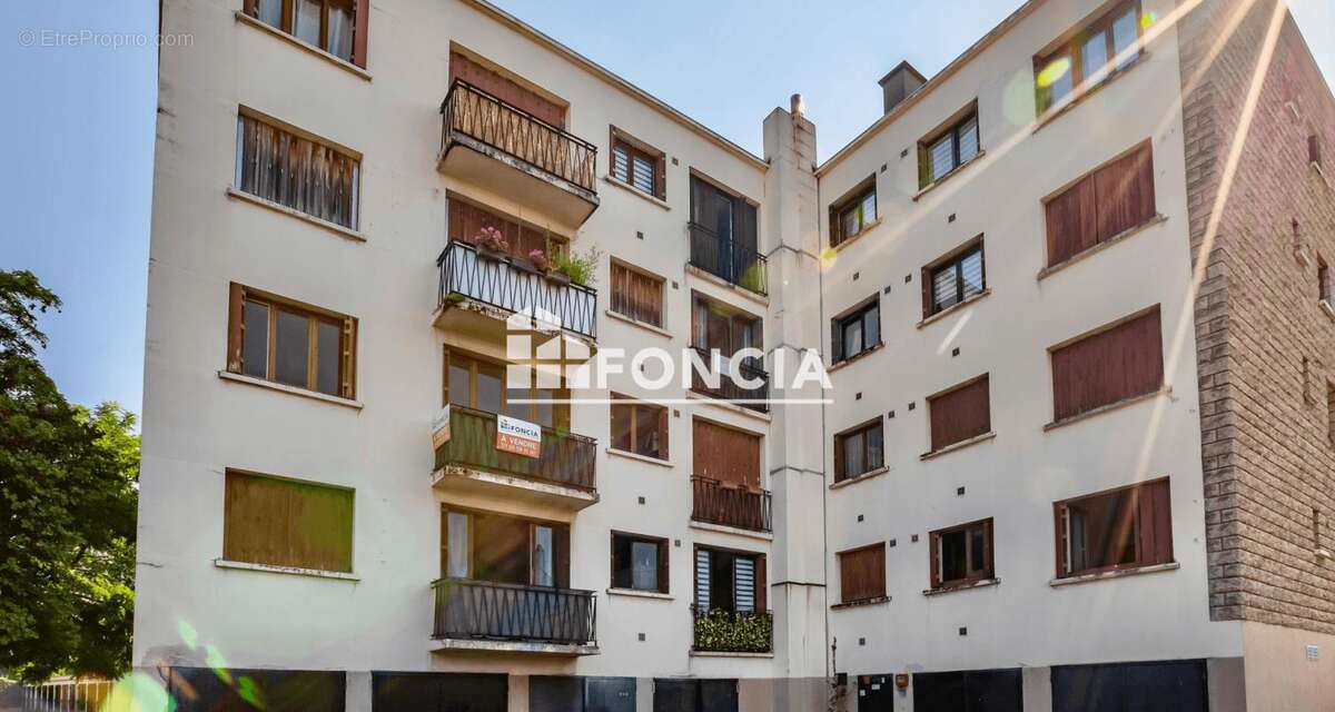 Appartement à L&#039;HAY-LES-ROSES