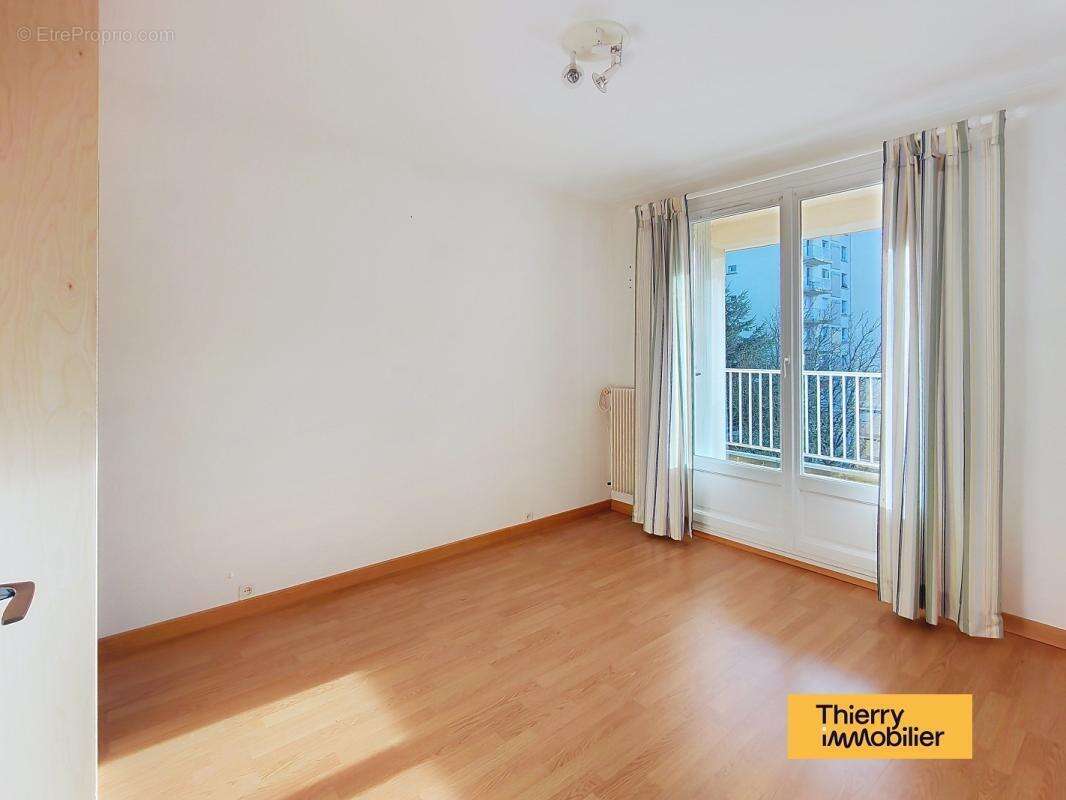 T5 lumineux avec balcon et parking - Résidence familiale calme - photo 10